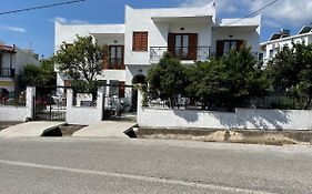 Karagiozos Studios & Apartments